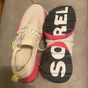 Sorel athletic shoes women’s 7.  Brand new without tags.